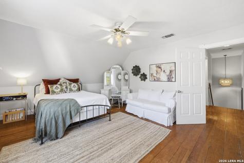 704 N Creek Road Comfort TX 78013