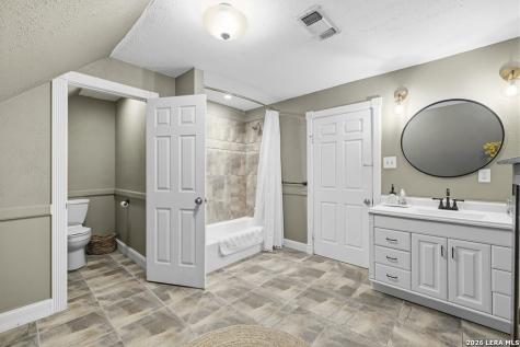 704 N Creek Road Comfort TX 78013
