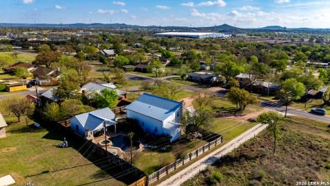 704 N Creek Road Comfort TX 78013