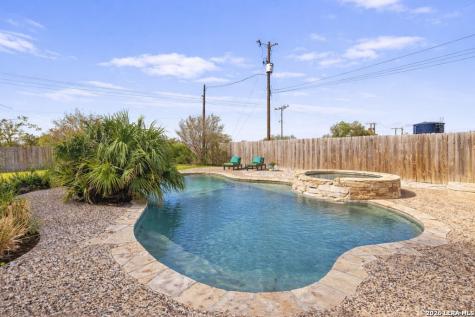 704 N Creek Road Comfort TX 78013