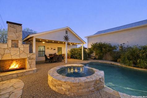 704 N Creek Road Comfort TX 78013