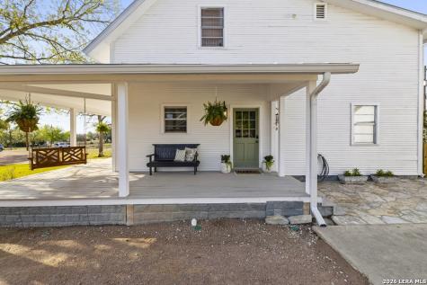 704 N Creek Road Comfort TX 78013