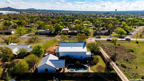 704 N Creek Road Comfort TX 78013