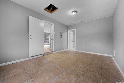 6411 Royalty Point Leon Valley TX 78238
