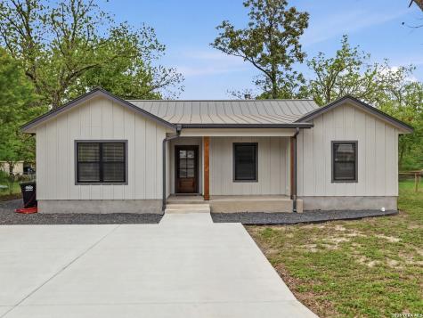812 Lafayette Castroville TX 78009