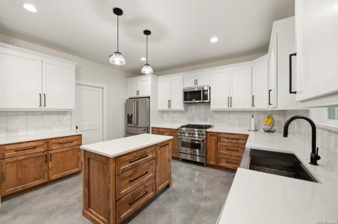 812 Lafayette Castroville TX 78009