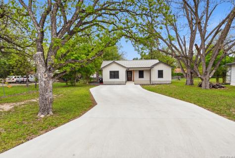 812 Lafayette Castroville TX 78009