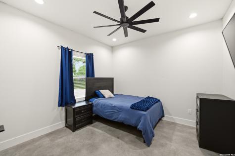 812 Lafayette Castroville TX 78009
