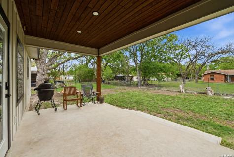 812 Lafayette Castroville TX 78009