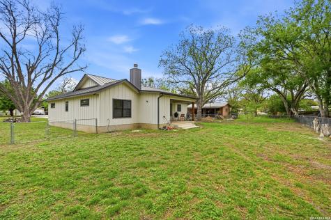 812 Lafayette Castroville TX 78009