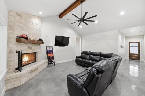 812 Lafayette Castroville TX 78009