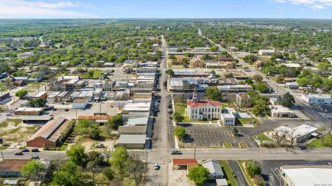 112 Greeley Drive Floresville TX 78114