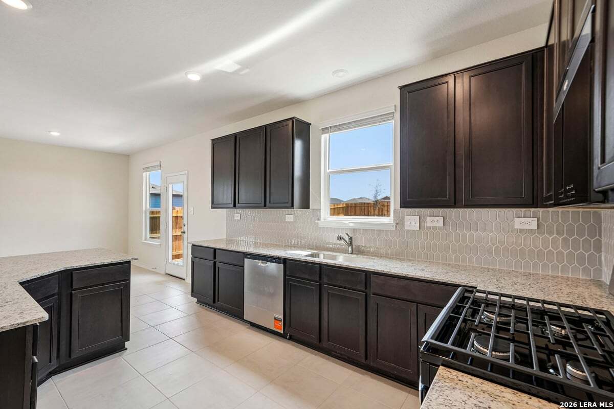 10018 Jagger Avenue Converse TX 78109