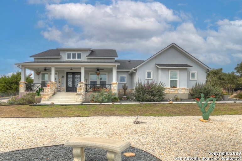 607 Cielo Vista Canyon Lake TX 78133