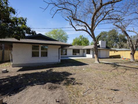 314 Weathercock Windcrest TX 78239