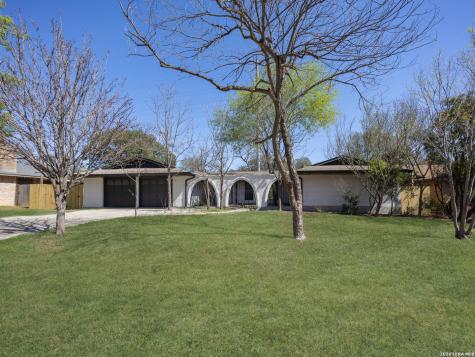 314 Weathercock Windcrest TX 78239