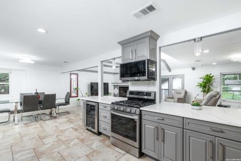 9263 Cinchona Trail Garden Ridge TX 78266