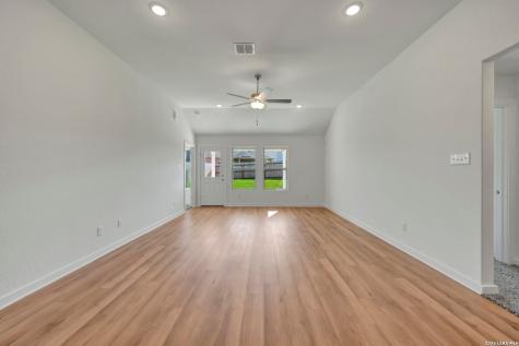 8626 Rucker Pond Trail San Antonio TX 78252