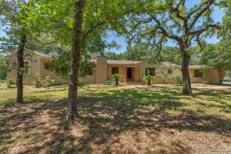 210 Palo Verde Floresville TX 78114