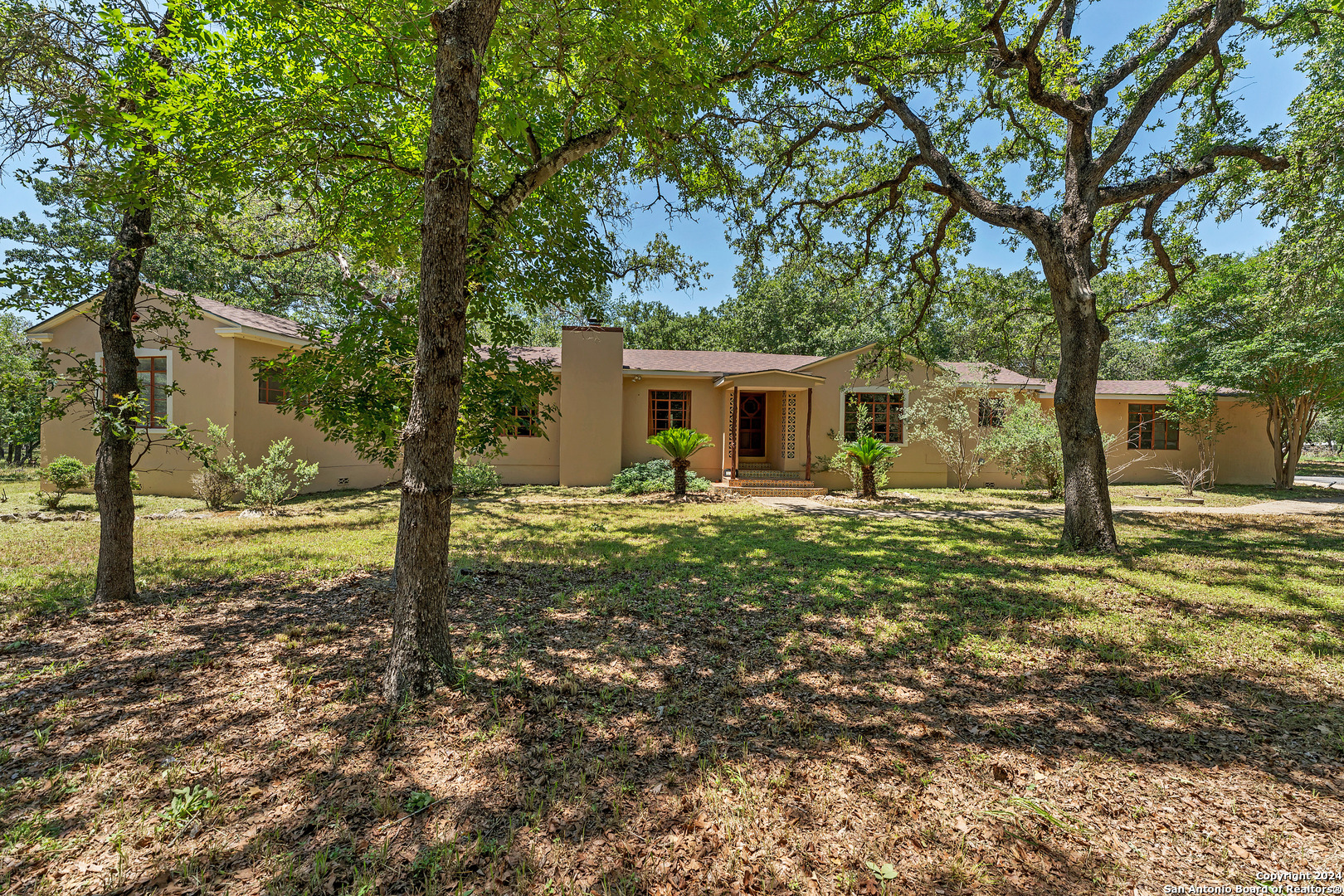 210 Palo Verde Floresville TX 78114