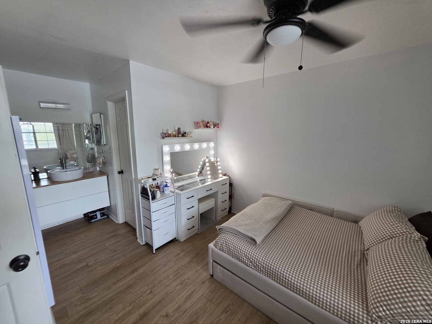4803 Hamilton Wolfe San Antonio TX 78240