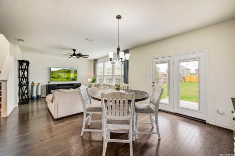 2426 Indian Forest San Antonio TX 78244