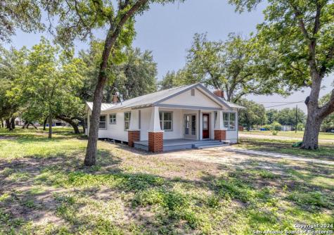 210 E. 2nd Street Camp Wood TX 78833