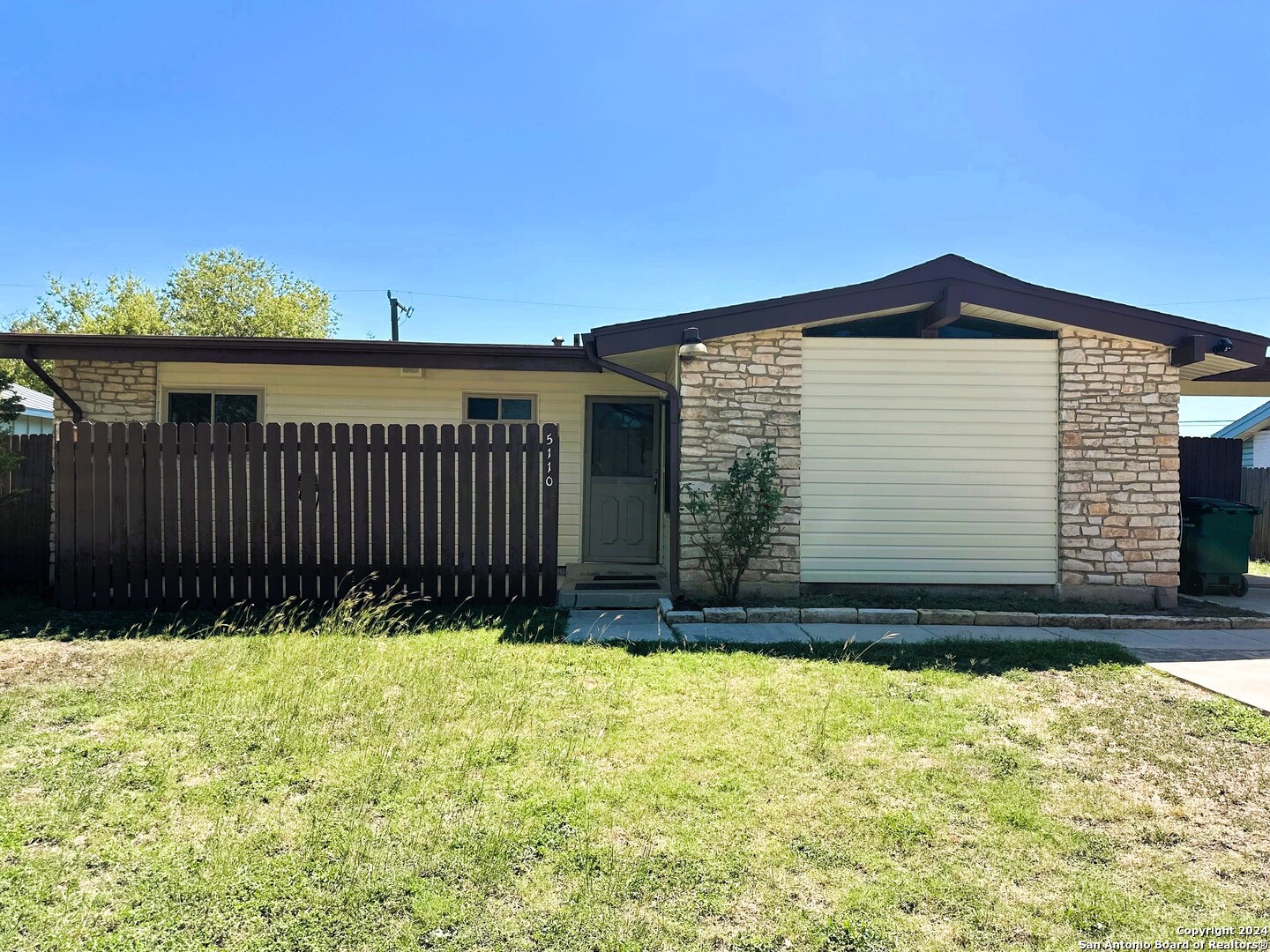 5110 Village Lawn San Antonio TX 78218