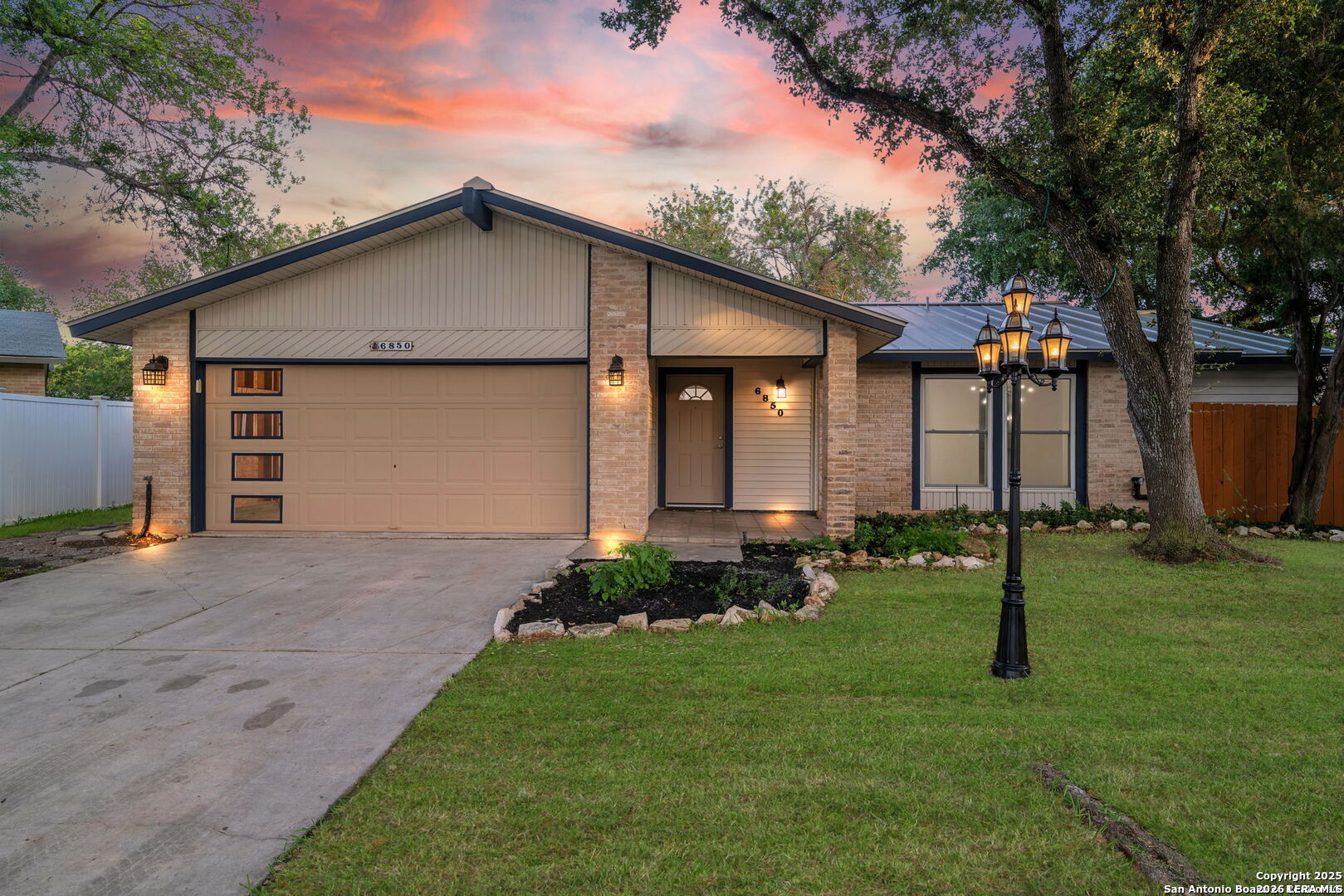 6850 Agua Calientes San Antonio TX 78239