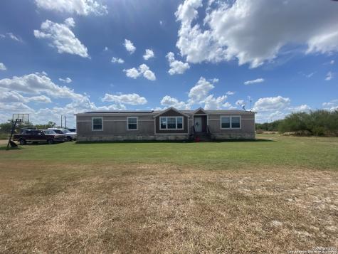 227 Gentle Breeze Floresville TX 78114