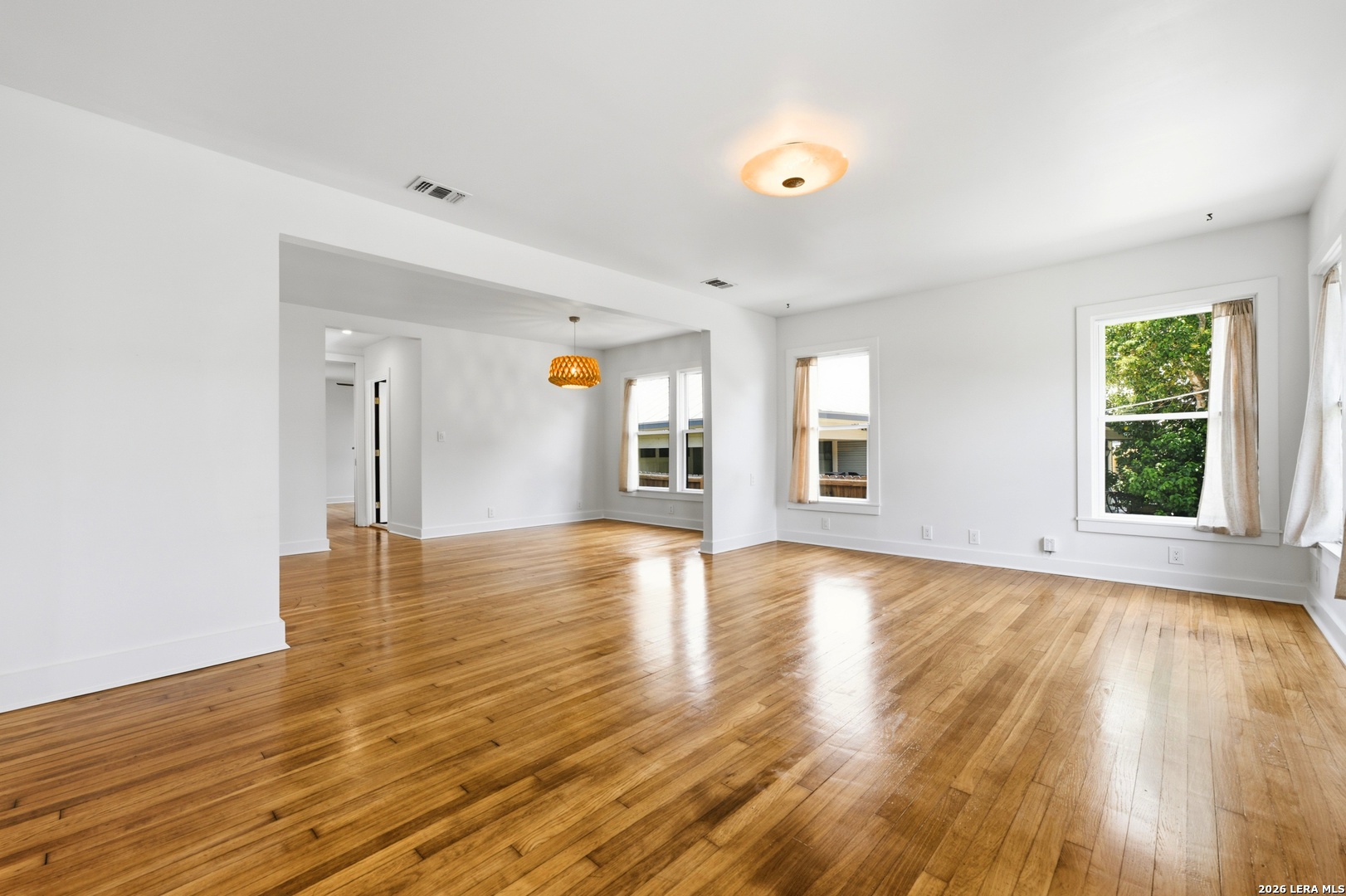 446 Queen Anne Court San Antonio TX 78209