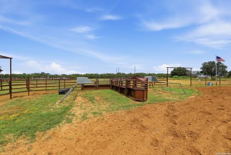 10085 Fm 775 La Vernia TX 78121