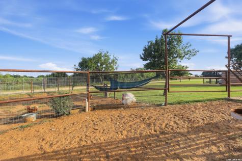 10085 Fm 775 La Vernia TX 78121