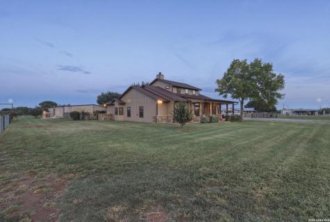 10085 Fm 775 La Vernia TX 78121