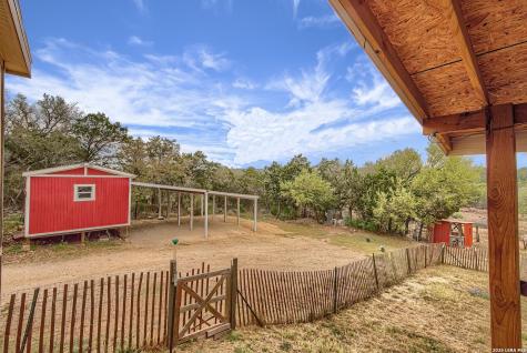 349 County Road 2471 Hondo TX 78861