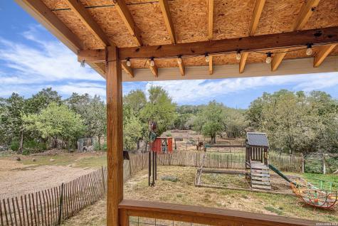 349 County Road 2471 Hondo TX 78861