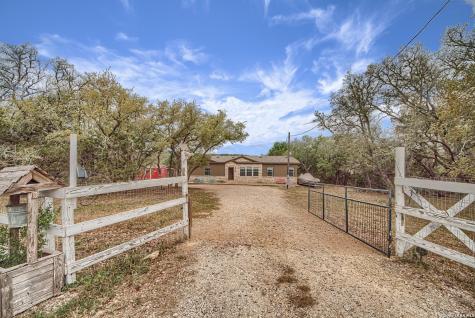 349 County Road 2471 Hondo TX 78861