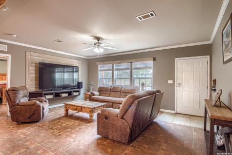 349 County Road 2471 Hondo TX 78861