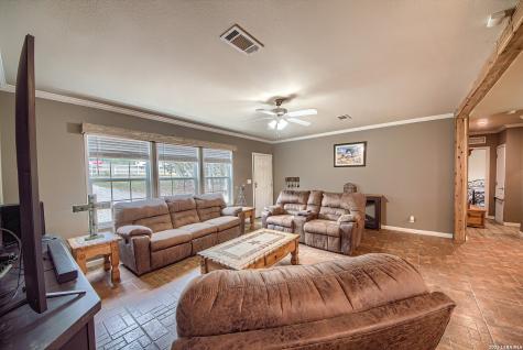 349 County Road 2471 Hondo TX 78861