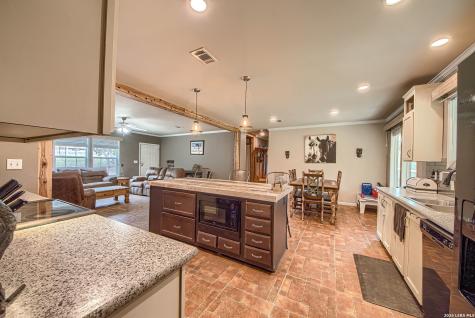 349 County Road 2471 Hondo TX 78861