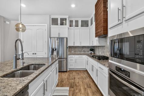 3731 Avia Oaks San Antonio TX 78259