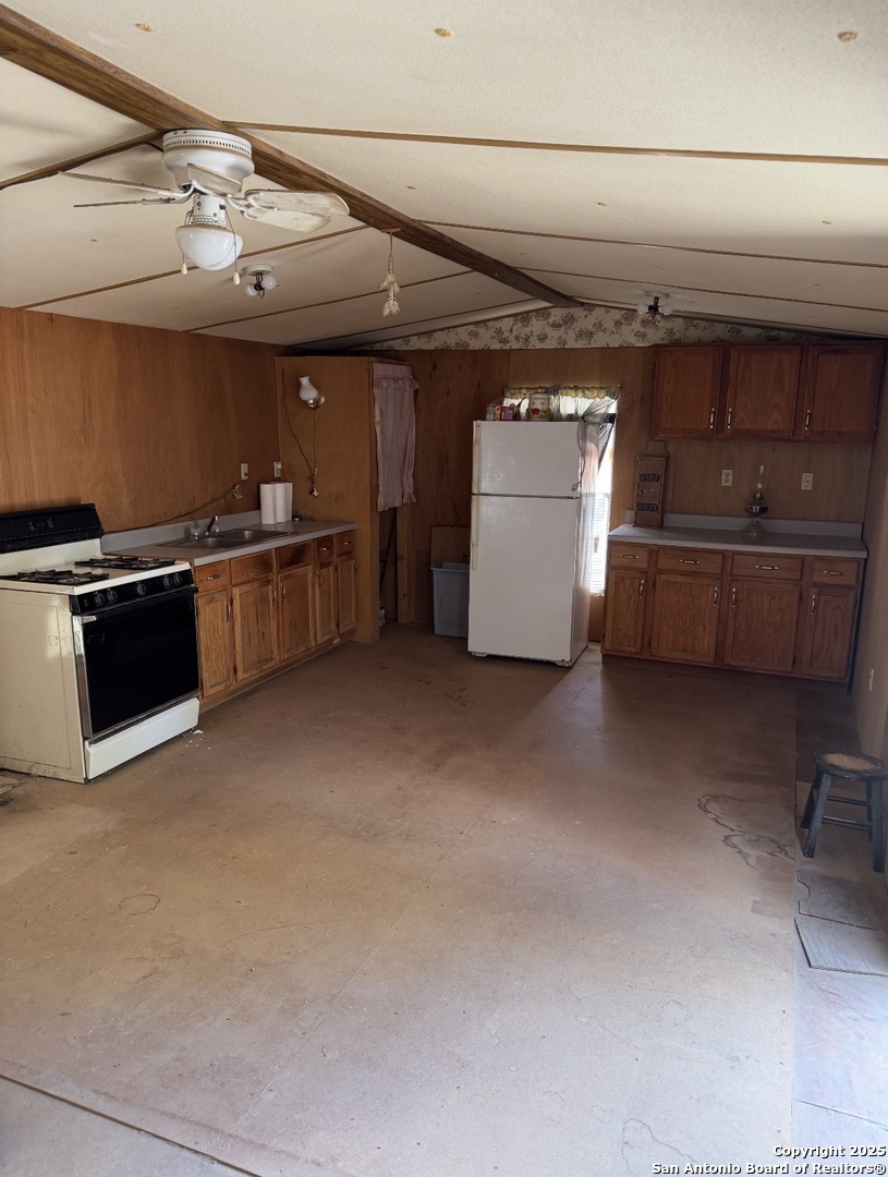173 Oak View La Vernia TX 78121