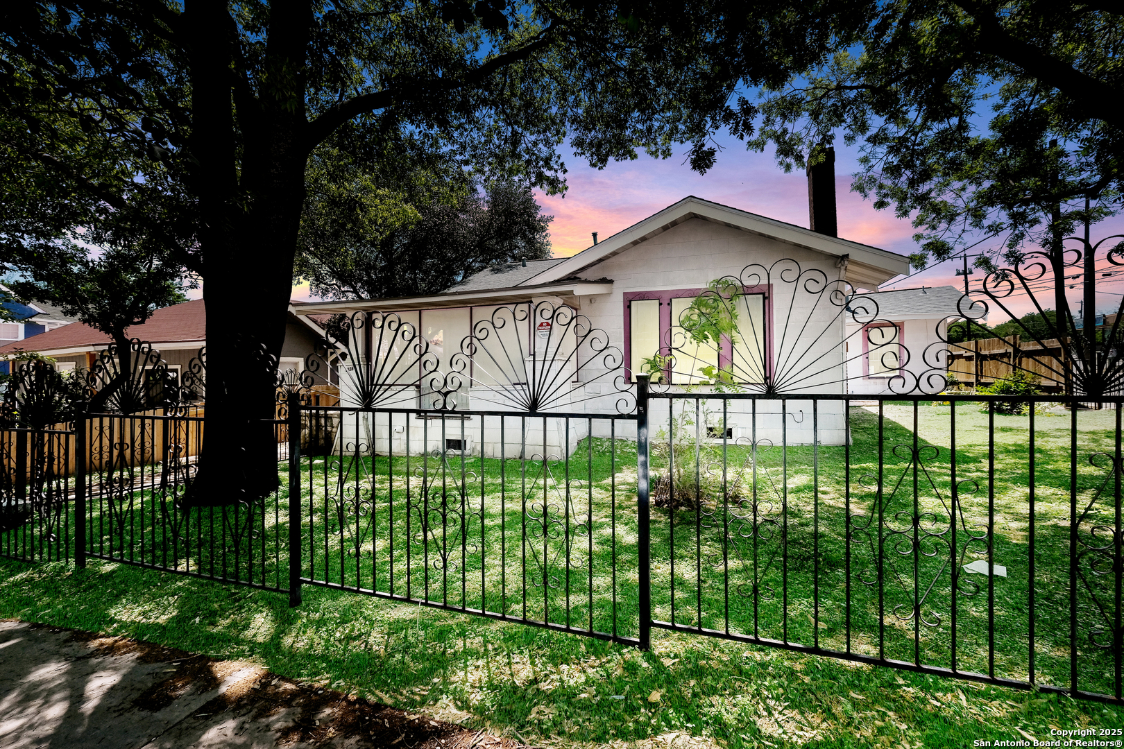 1036 W Russell Place San Antonio TX 78212