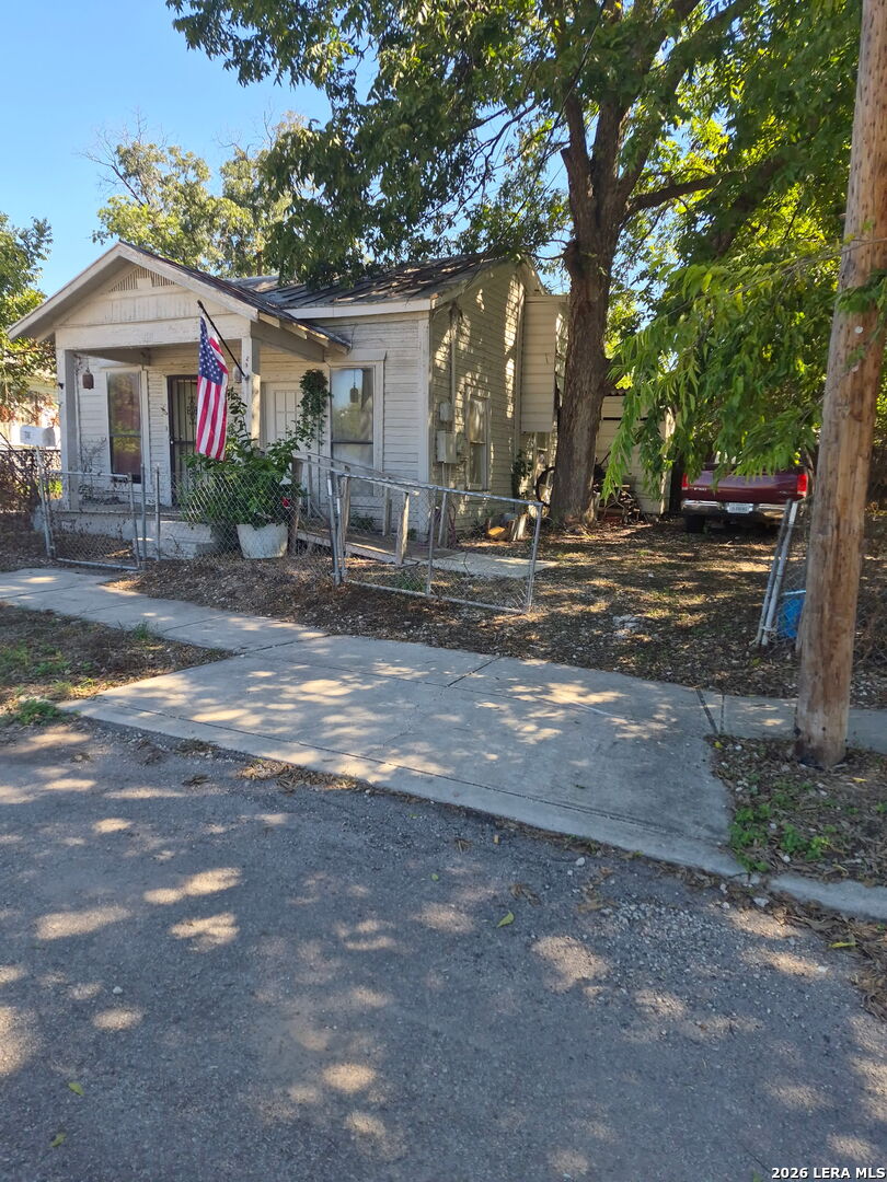208 N Mesquite Street San Antonio TX 78202