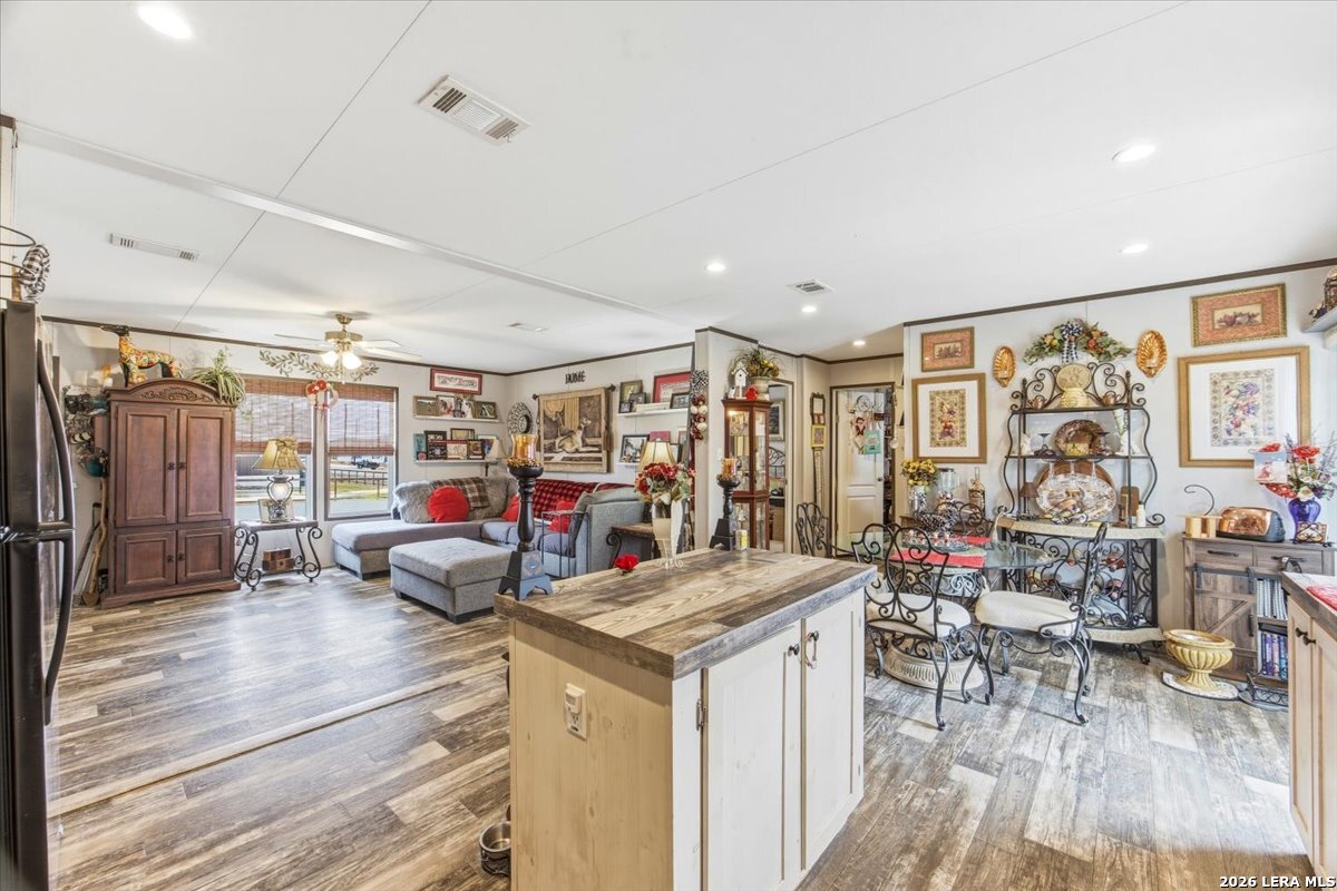 101 Rocky Ridge Poteet TX 78065
