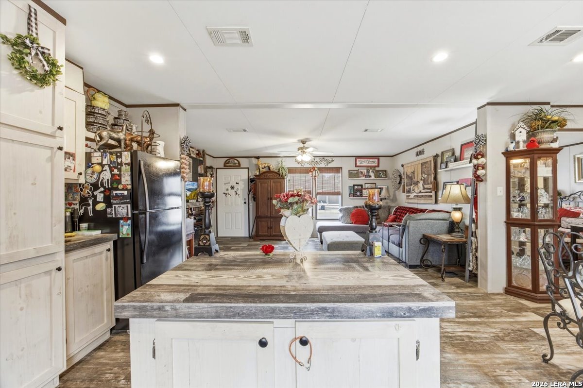 101 Rocky Ridge Poteet TX 78065