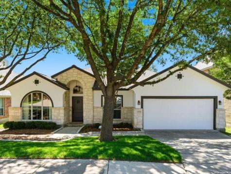 15730 Alamogordo Helotes TX 78023