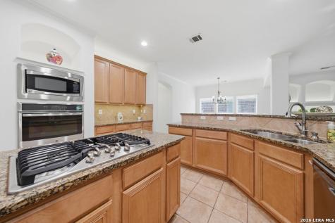 15730 Alamogordo Helotes TX 78023