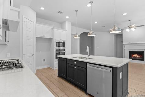 3136 Little Creek Path Seguin TX 78155