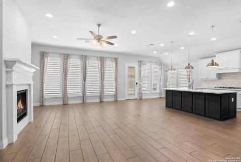 3136 Little Creek Path Seguin TX 78155